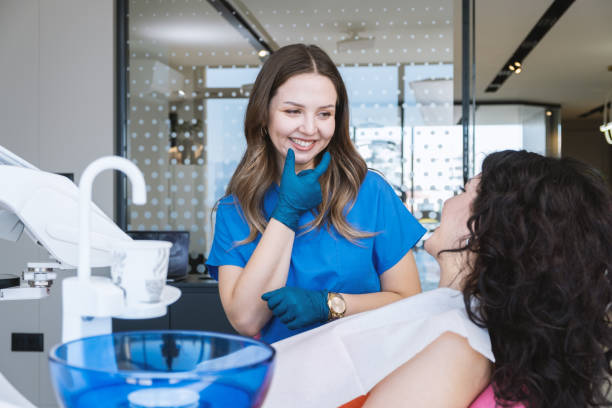  Canton, IL Dental Services Pros